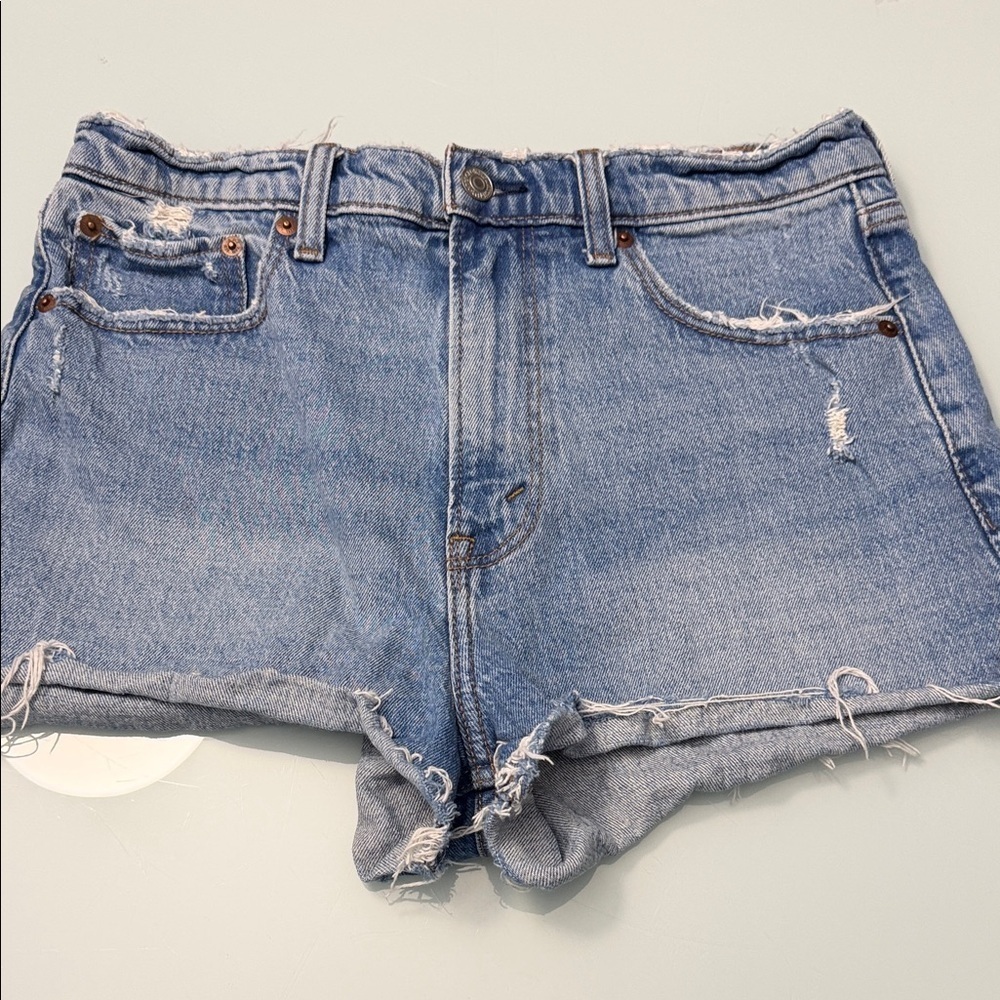 Abercrombie & Fitch The Mom Short High Rise